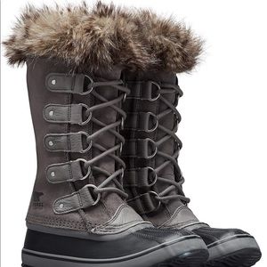 EXCELLENT CONDITION WOMEN'S JOAN OF ARCTIC BOOT